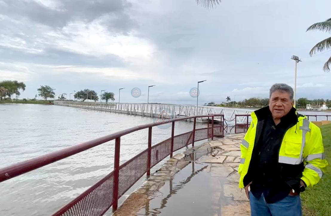 Armando Martínez Manríquez, realiza transmisión en vivo mediante la red social de Facebook e inspecciona el paseo de la Laguna del Champayan