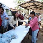 Blanca Guzmán lleva apoyo alimenticio al sector rural