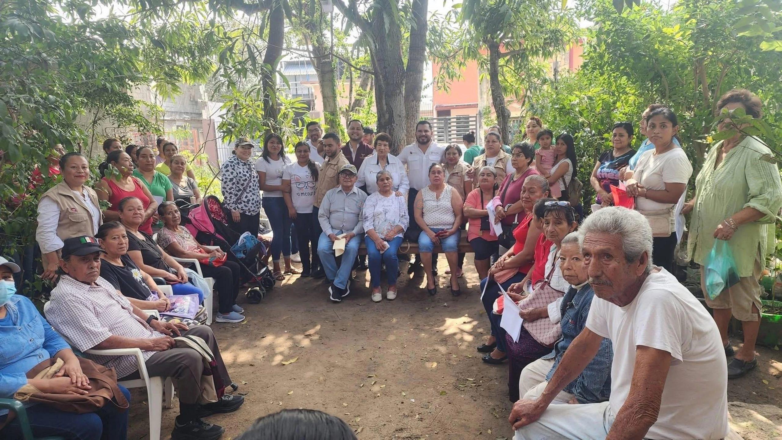 El día en que les tomaron la foto, y les pidieron la papelería para posteriormente ser excluidas.
