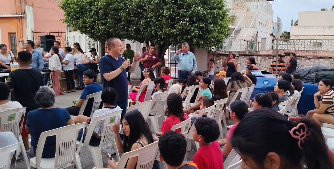 Carlos Canturosas Villarreal dijo, está afiliado a Morena “orgullosamente”.