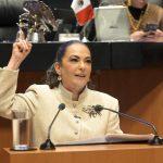 ¿Adiós a las tapas sueltas? Senadora Olga Sosa propone reforma para que permanezcan unidas a las botellas de plástico.